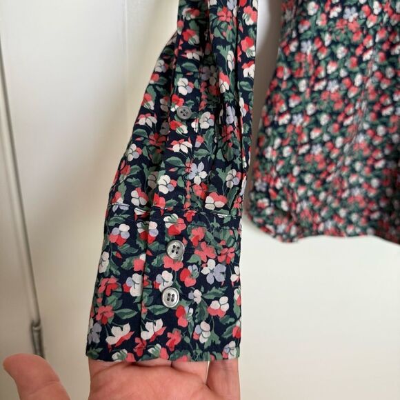 J Crew Liberty Fabric Shirt Blouse Women Sz 2 Floral Long Sleeve Button Up Artsy - Picture 4 of 10